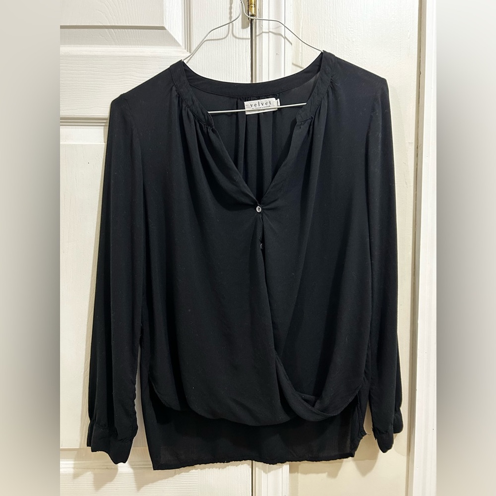 Velvet by Graham & Spencer Black Blouse Size Small